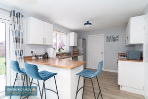 Kitchen/Diner- click for photo gallery